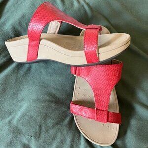 Vionic Red Slide Sandals Size 9 Medium Comfortable!
